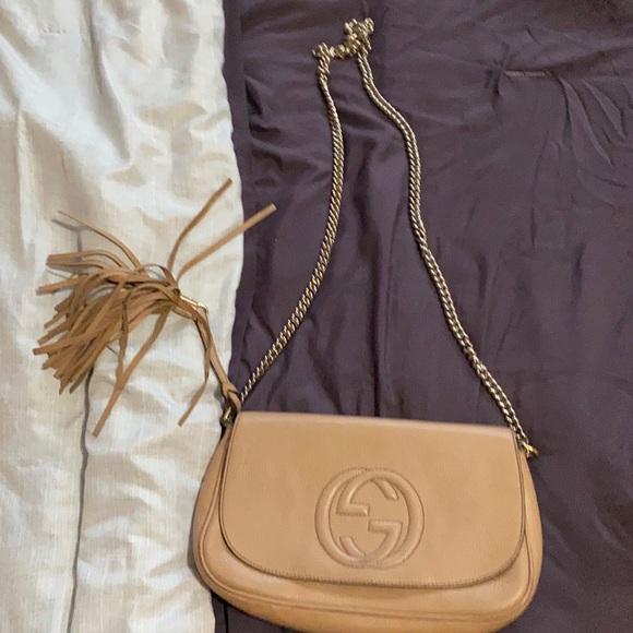Gucci Handbags - 100% Authentic  -Gucci Soho Camelia Chain Purse Beige Leather Cross Body Bag